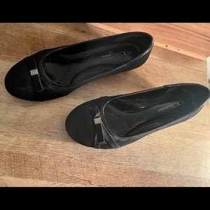 8 1/2 wide Women’s Dress Shoe